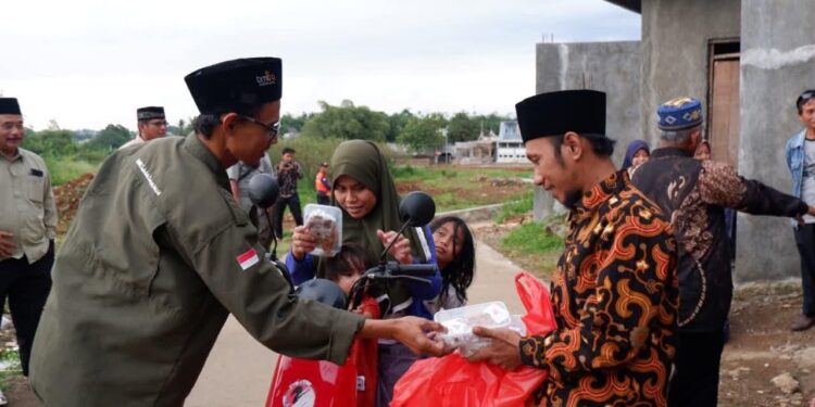 PAC LDII Desa Tarikolot Gelar Berbagi Takjil dan Penguatan Edukasi Lingkungan